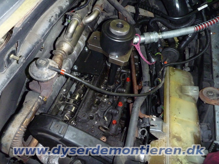 Aftrækning af indsprøjtningsdyser fra Fiat
                Ducato / Citroen Jumper / Peugeot Boxer 2.0 8V