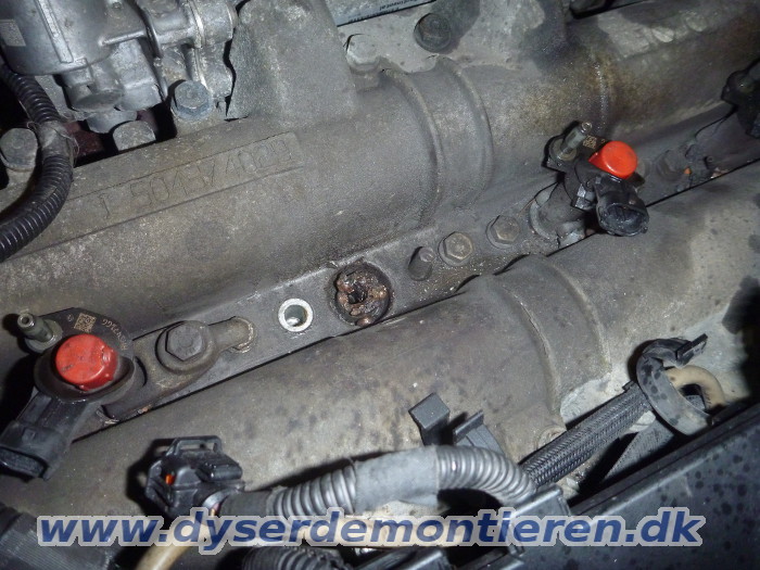 Udstrkning af en svejst indsprjtningsdyse
                  fra Citroen Boxer 2007-2010 med 2.3 HDi motor