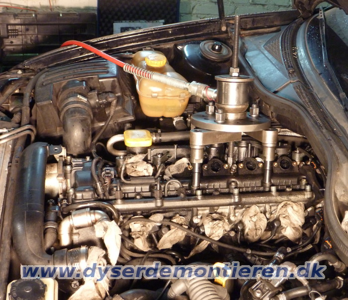 Aftrækning af indsprøjtningsdyser fra Opel Omega
                2.5 dti / BMW 525 tds