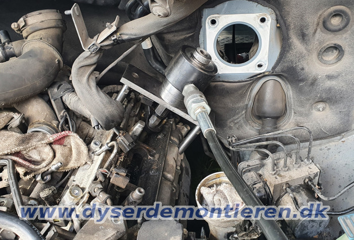 Aftrækning af indsprøjtningsdyser fra
                Mercedes Sprinter 319 CDI med 3.0 V6 motor